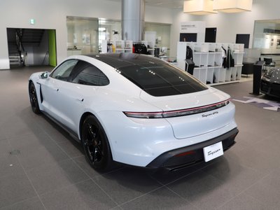 صورة 8 لـ 2026 Porsche TAYCAN
