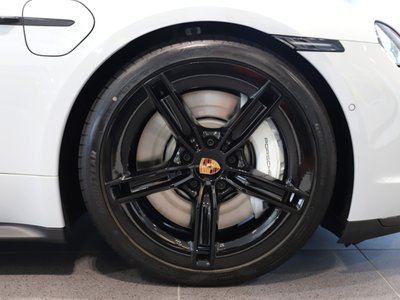 صورة 9 لـ 2026 Porsche TAYCAN