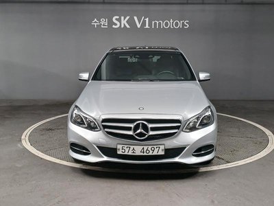 MERCEDES-BENZ E-CLASS - 1