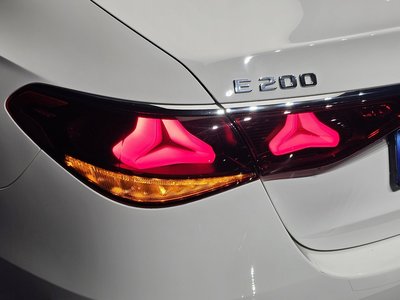 2025 Mercedes-BENZ E-CLASS 照片 10