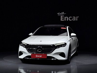 2025 Mercedes-BENZ E-CLASS 照片 2