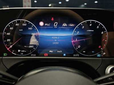 2025 Mercedes-BENZ E-CLASS — миниатюра 11