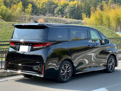 TOYOTA VELLFIRE - 2