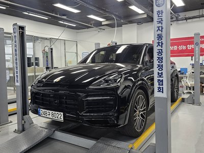 صورة 1 لـ 2022 Porsche CAYENNE