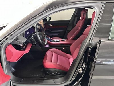 صورة 10 لـ 2024 Porsche TAYCAN