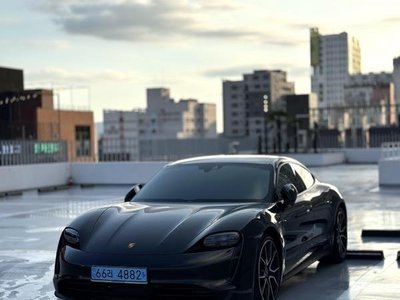 صورة 1 لـ 2024 Porsche TAYCAN