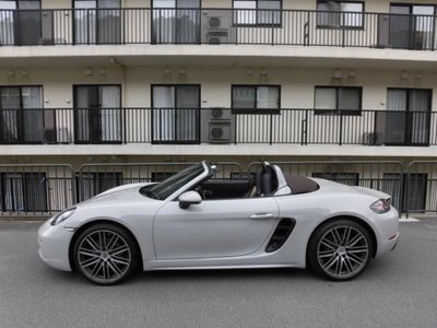 PORSCHE 718 BOXSTER - 10