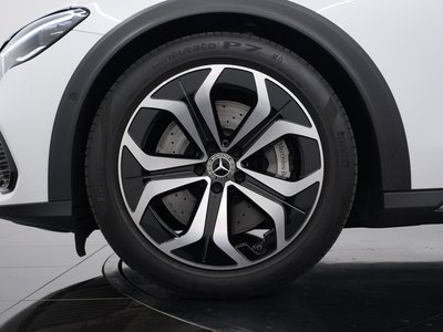 MERCEDES-BENZ E-CLASS - 4