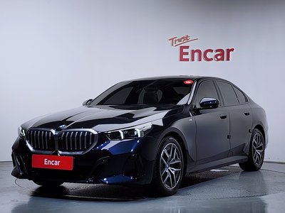 BMW 5 SERIES - 1