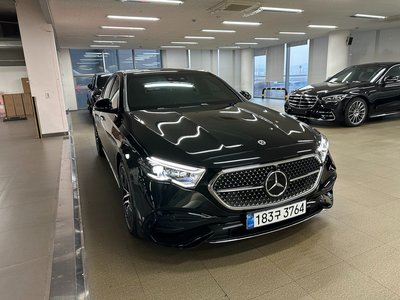 MERCEDES-BENZ E-CLASS - 1