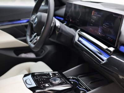صورة 10 لـ 2025 BMW 5 SERIES