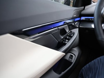 صورة مصغرة 13 لـ 2025 BMW 5 SERIES