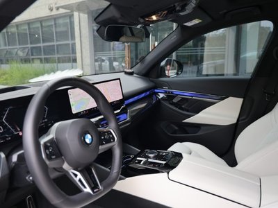 صورة 8 لـ 2025 BMW 5 SERIES