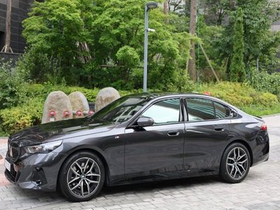 صورة 5 لـ 2025 BMW 5 SERIES