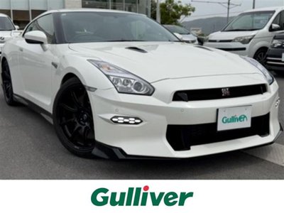 NISSAN GT-R - 1