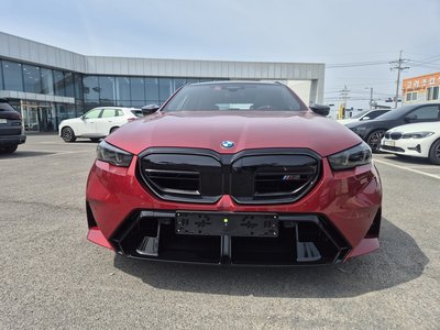 2026 BMW M5 照片 1