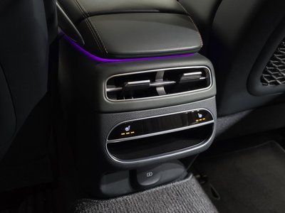2021 Genesis GV70 thumbnail 29