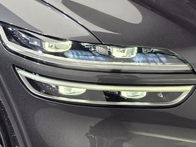 2021 Genesis GV70 photo 9