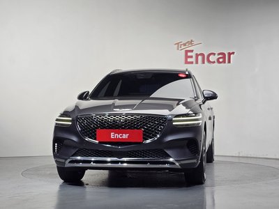 2021 Genesis GV70 photo 2