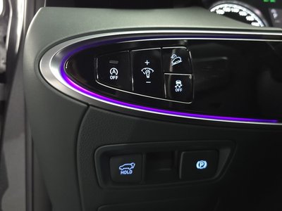 2021 Genesis GV70 thumbnail 25