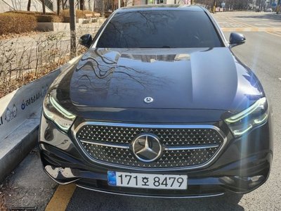 MERCEDES-BENZ E-CLASS - 1