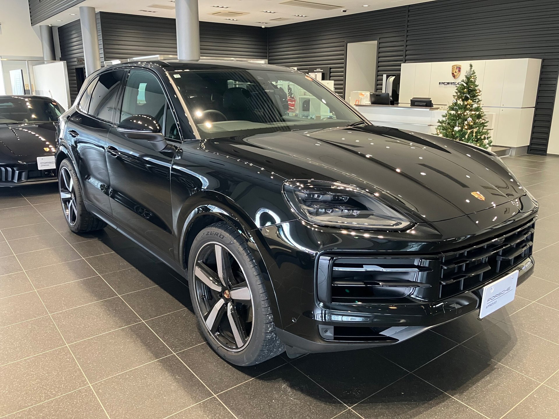 PORSCHE CAYENNE - View 1