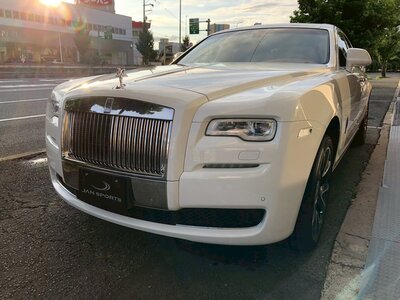 ROLLS-ROYCE GHOST