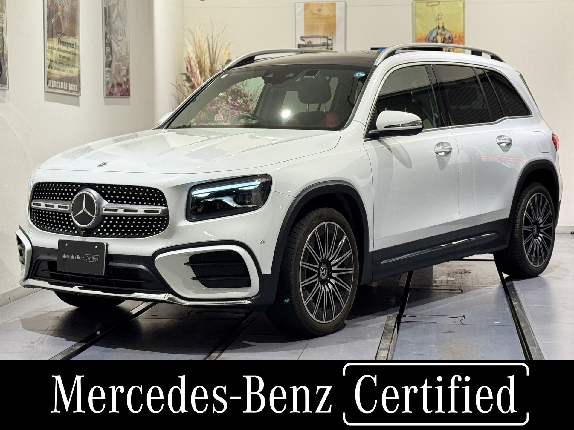 MERCEDES-BENZ GLB - View 1