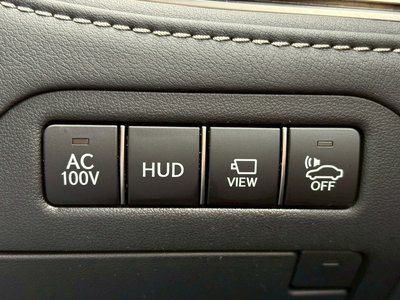 2017 Lexus LS thumbnail 38