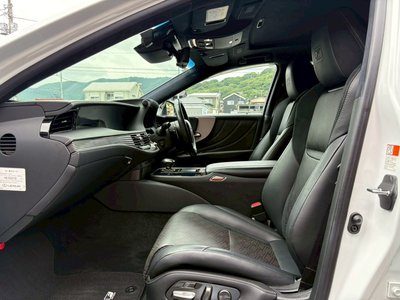 2017 Lexus LS thumbnail 12