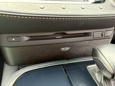 2017 Lexus LS thumbnail 32