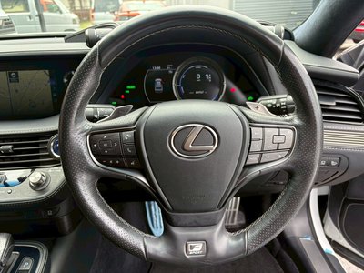 2017 Lexus LS thumbnail 17