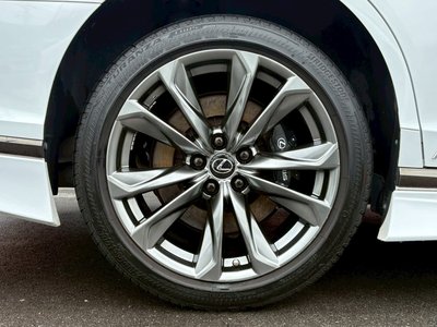 2017 Lexus LS thumbnail 47