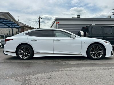 صورة 6 لـ 2017 Lexus LS