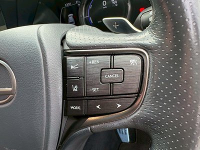 2017 Lexus LS thumbnail 19
