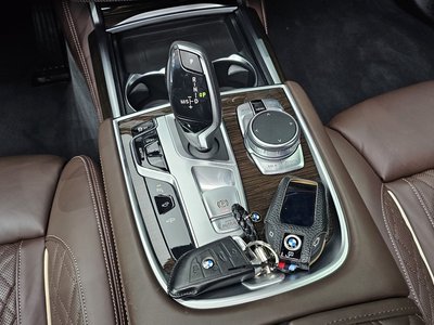 BMW 7 SERIES - 9