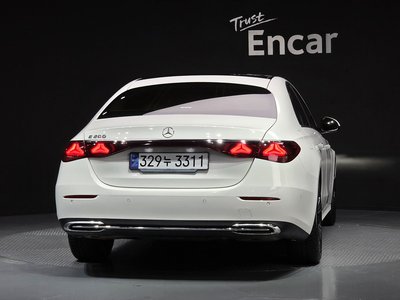 MERCEDES-BENZ E-CLASS - 3