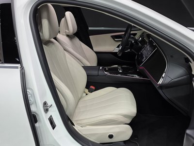 MERCEDES-BENZ E-CLASS - 10