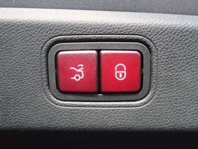 MERCEDES-BENZ CLS - 9