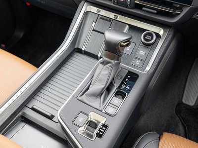 2025 Lexus GX thumbnail 26