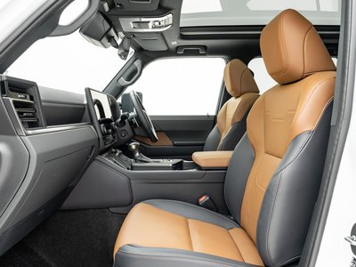 2025 Lexus GX thumbnail 32