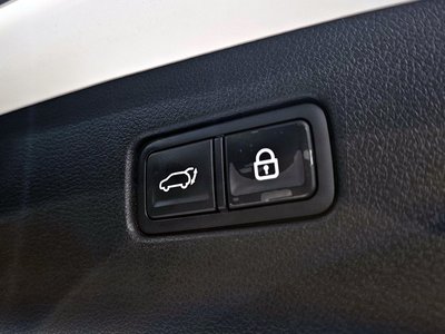 2021 Genesis GV70 — миниатюра 19