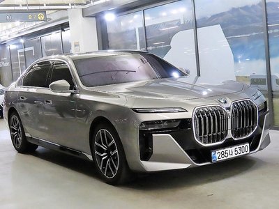 BMW 7 SERIES - 1