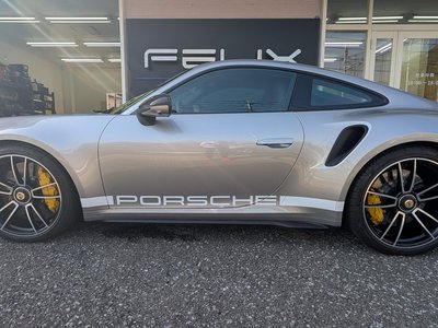 PORSCHE 911 - 9