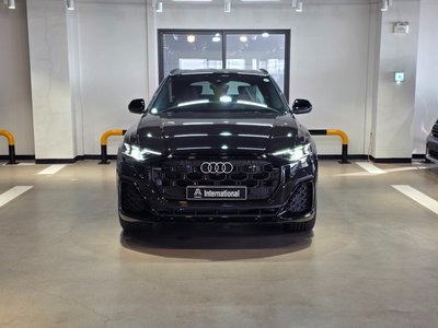 AUDI Q8 - 1