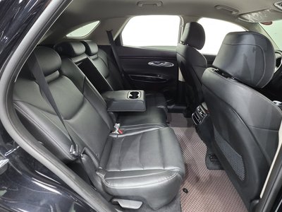2021 Genesis GV70 — миниатюра 19