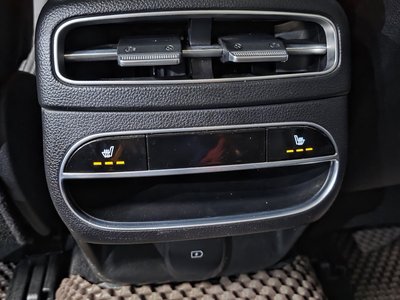 2021 Genesis GV70 — миниатюра 18