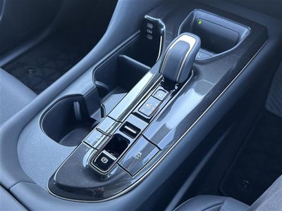 TOYOTA CROWN SPORT - 8