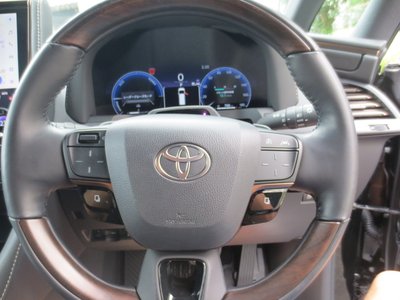 2025 Toyota ALPHARD — миниатюра 36