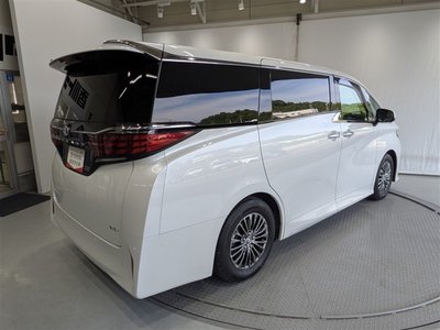 TOYOTA ALPHARD - 2